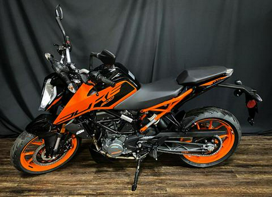 2023 KTM 200 Duke