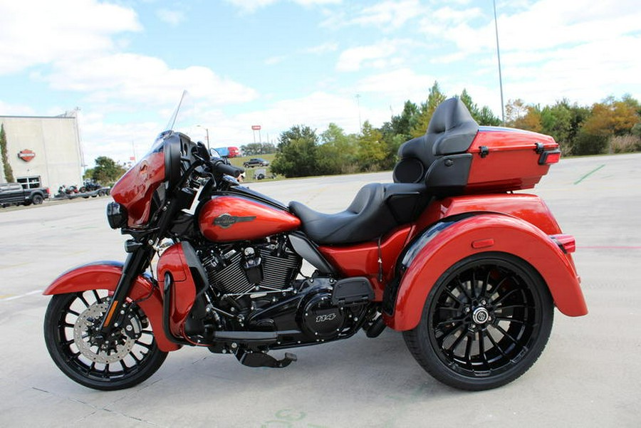 2025 Harley-Davidson® FLHTCUTG - Tri Glide® Ultra
