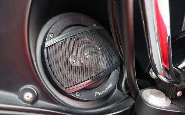 2015 Yamaha V Star 1300 Deluxe Rapid Red