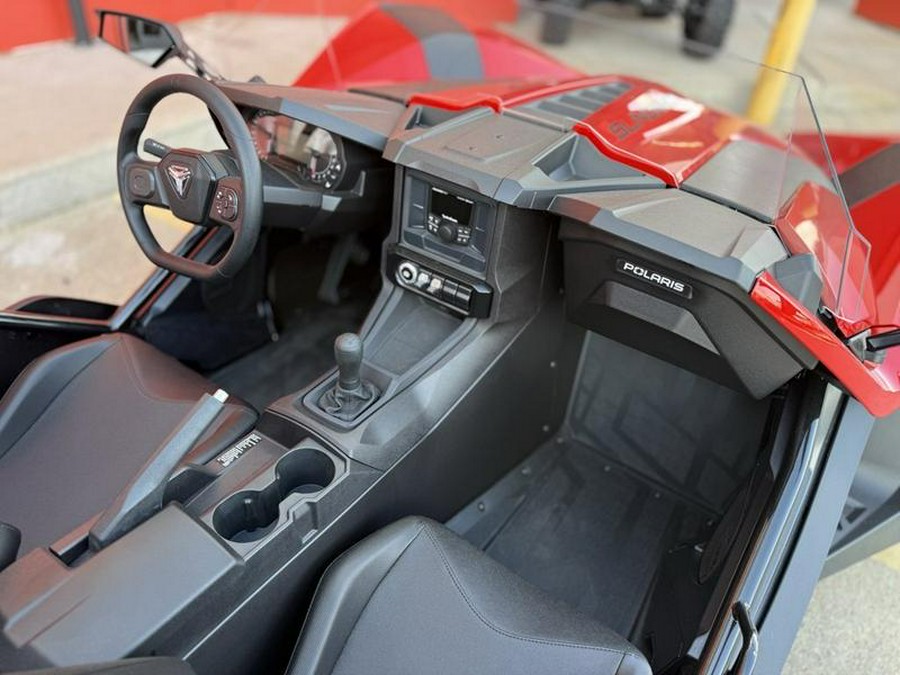 2026 Polaris Slingshot® S Manual