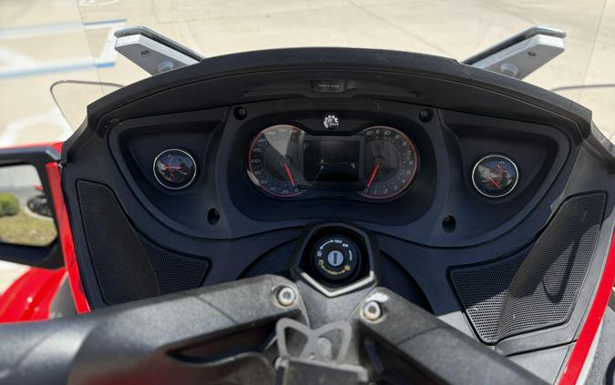 2013 Can-Am SPYDER RTS