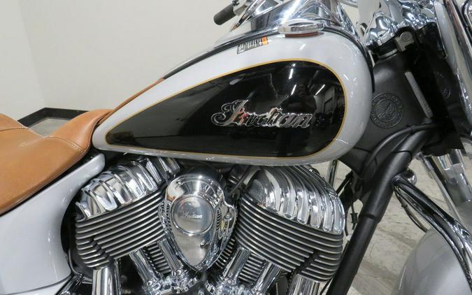 2016 Indian Motorcycle® Chief® Vintage Star Silver and Thunder Black