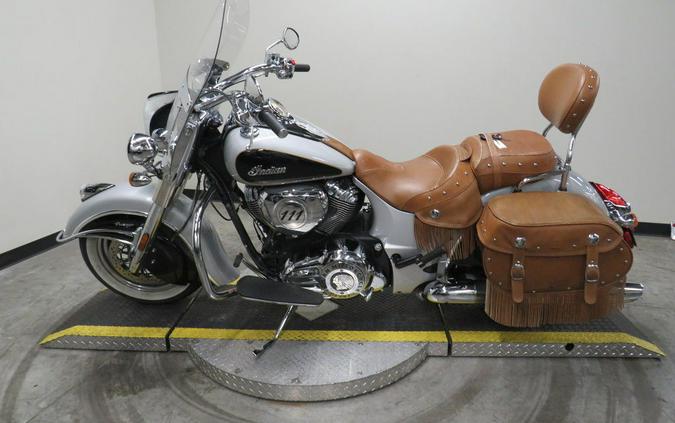 2016 Indian Motorcycle® Chief® Vintage Star Silver and Thunder Black