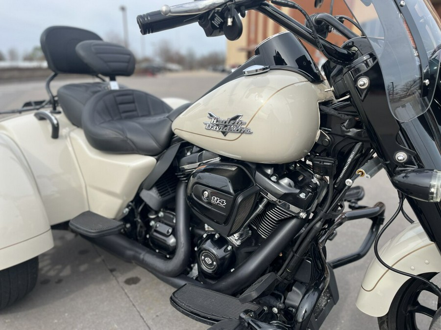 2023 Harley-Davidson® FLRT Freewheeler® White Sand Pearl