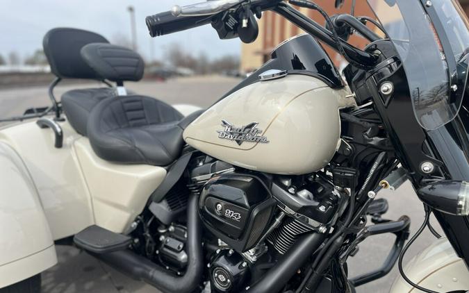 2023 Harley-Davidson® FLRT Freewheeler® White Sand Pearl