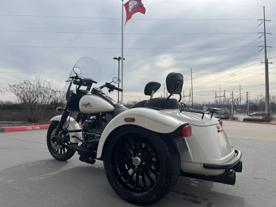 2023 Harley-Davidson® FLRT Freewheeler® White Sand Pearl