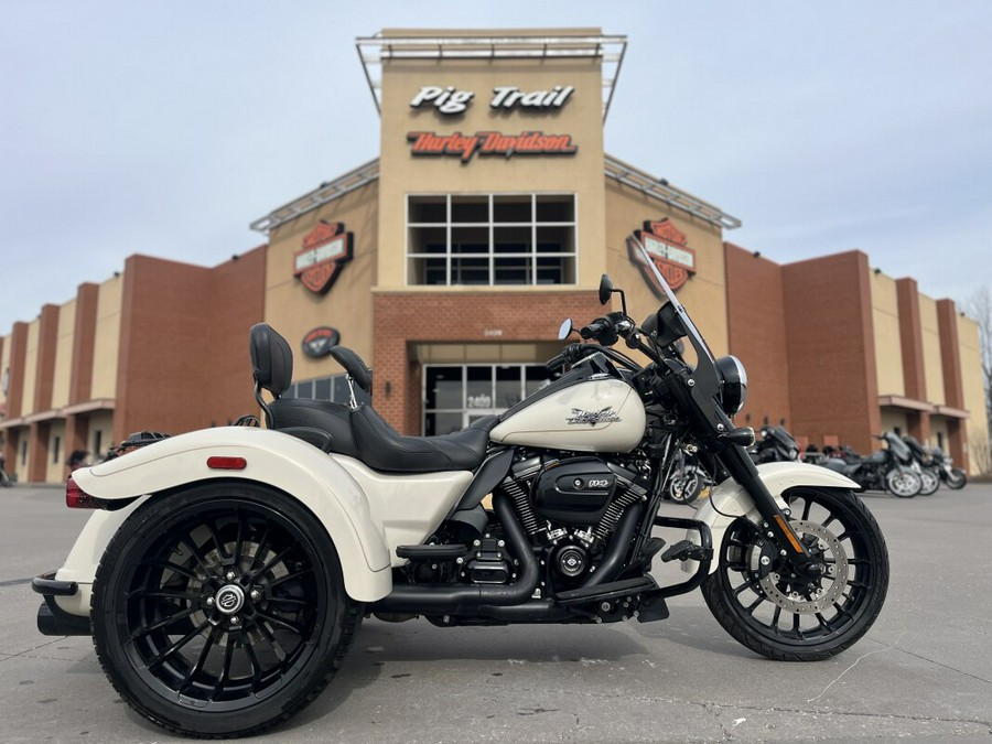 2023 Harley-Davidson® FLRT Freewheeler® White Sand Pearl