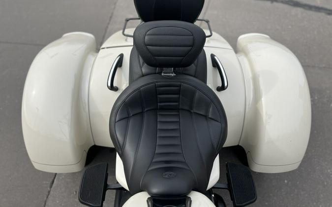 2023 Harley-Davidson® FLRT Freewheeler® White Sand Pearl