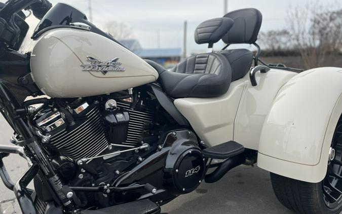 2023 Harley-Davidson® FLRT Freewheeler® White Sand Pearl
