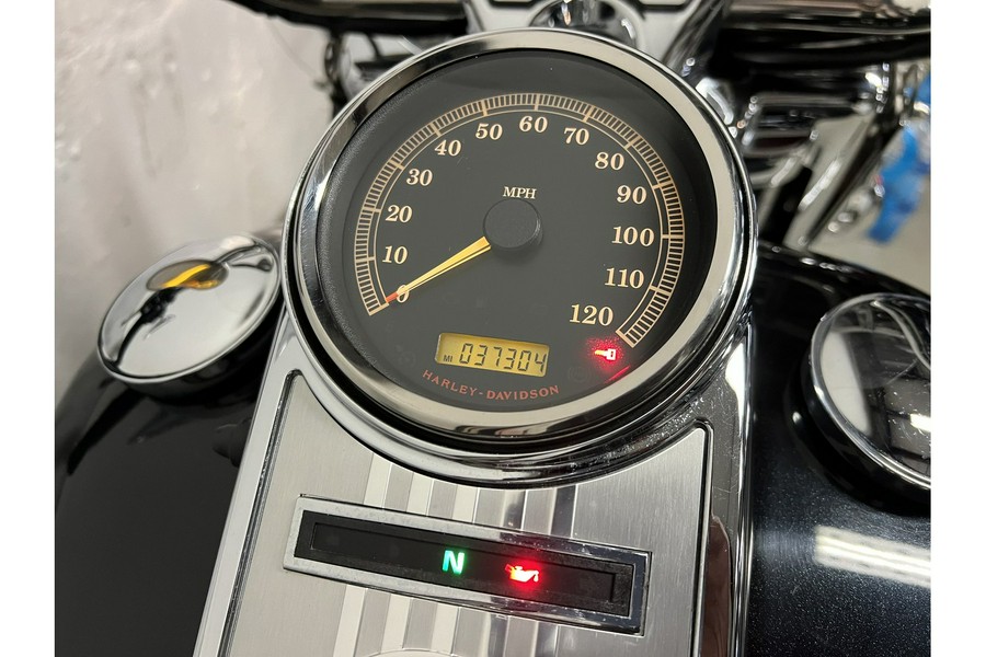 2013 Harley-Davidson® FLHR