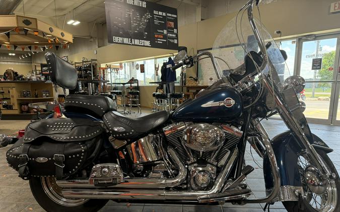 2004 Harley-Davidson® Heritage Softail® Classic LUXURY BLUE W/PINSTRIPES