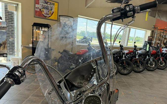 2004 Harley-Davidson® Heritage Softail® Classic LUXURY BLUE W/PINSTRIPES