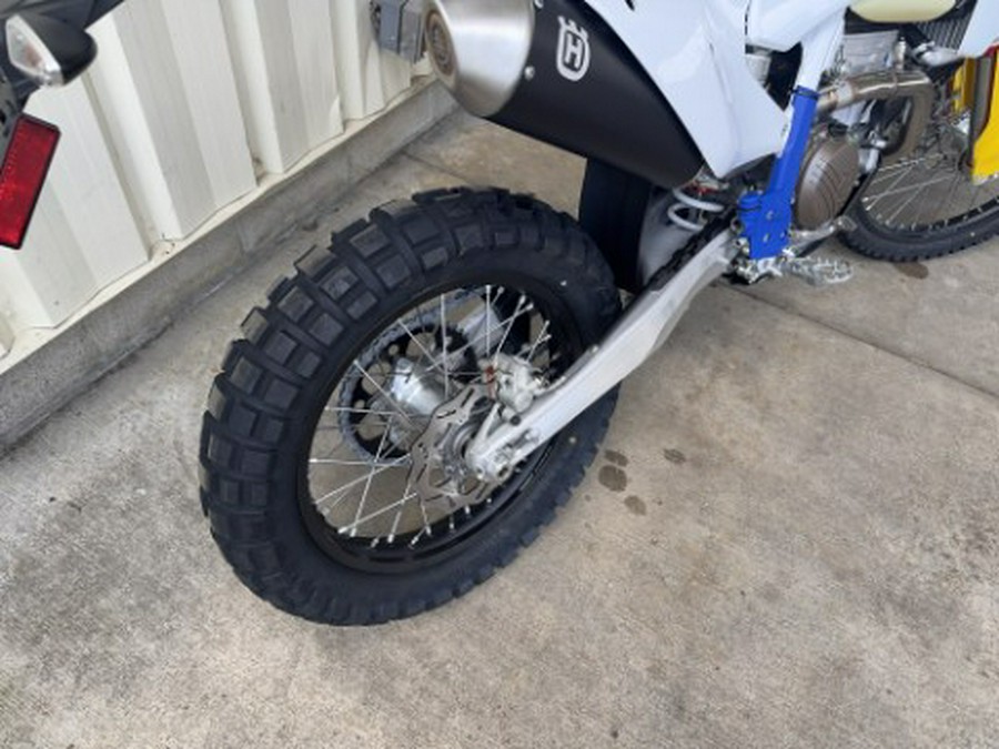 2027 Husqvarna Motorcycles FE 350s