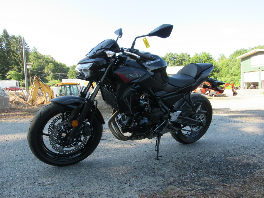 2020 Kawasaki Z650 WITH ONLY 215 MILES