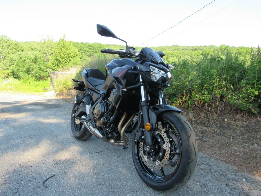 2020 Kawasaki Z650 WITH ONLY 215 MILES