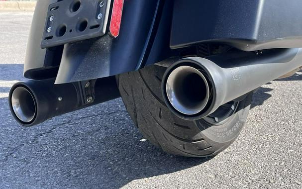 2022 Indian Motorcycle® Roadmaster® Dark Horse® Black Smoke