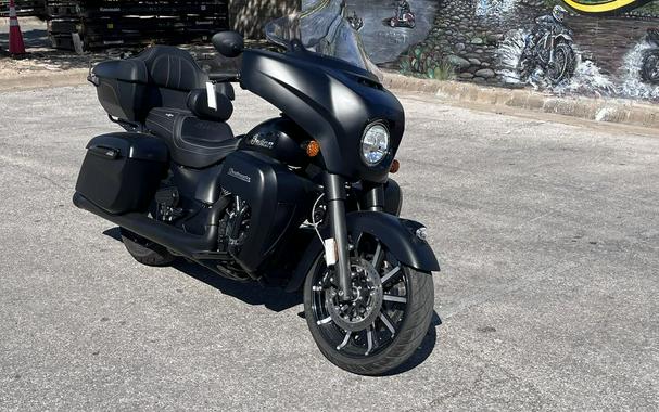 2022 Indian Motorcycle® Roadmaster® Dark Horse® Black Smoke