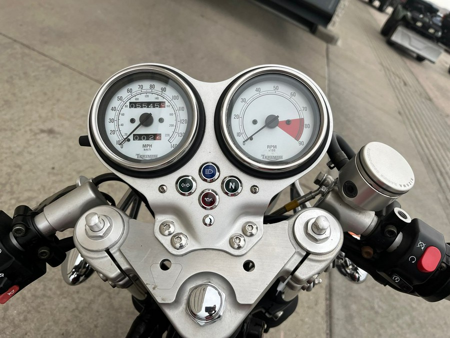2004 Triumph Thruxton 900