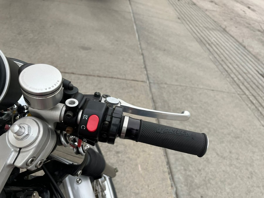 2004 Triumph Thruxton 900