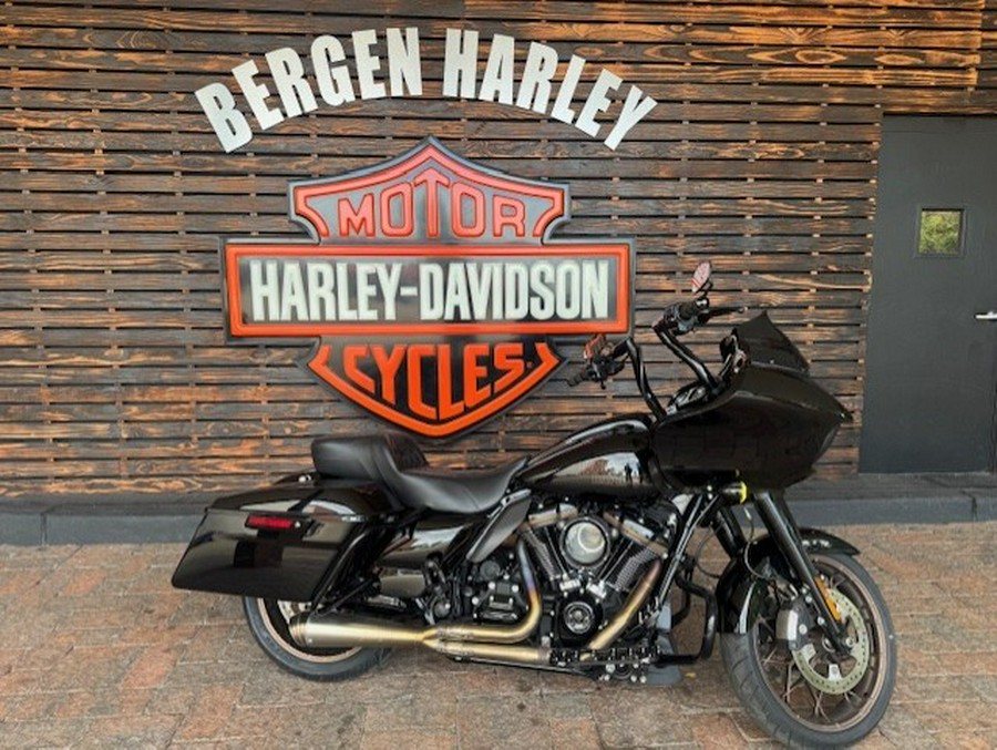 2022 Harley Davidson Road Glide ST FLTRXST