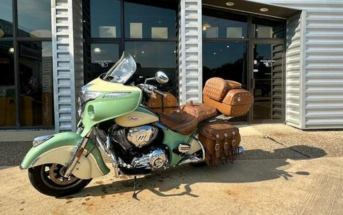 2017 Indian Motorcycle® Roadmaster® Classic Willow Green over Ivory Cream