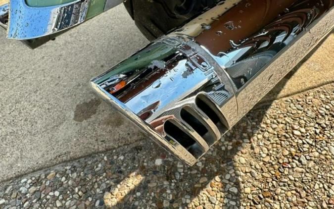 2017 Indian Motorcycle® Roadmaster® Classic Willow Green over Ivory Cream