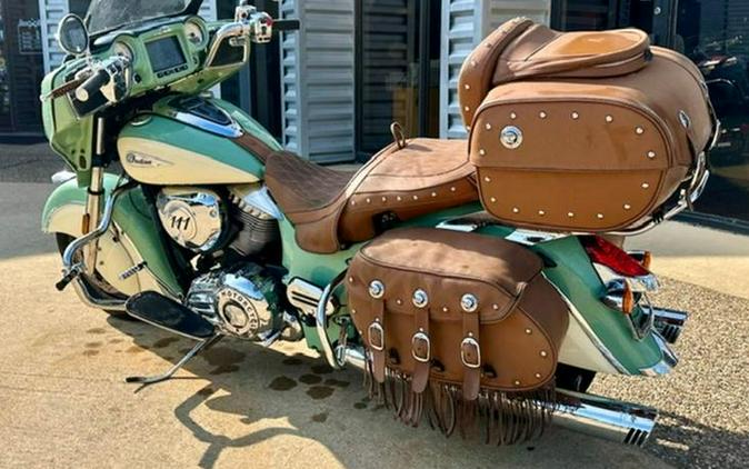 2017 Indian Motorcycle® Roadmaster® Classic Willow Green over Ivory Cream