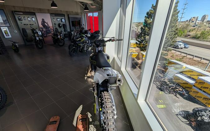 2026 TRIUMPH TF450-X