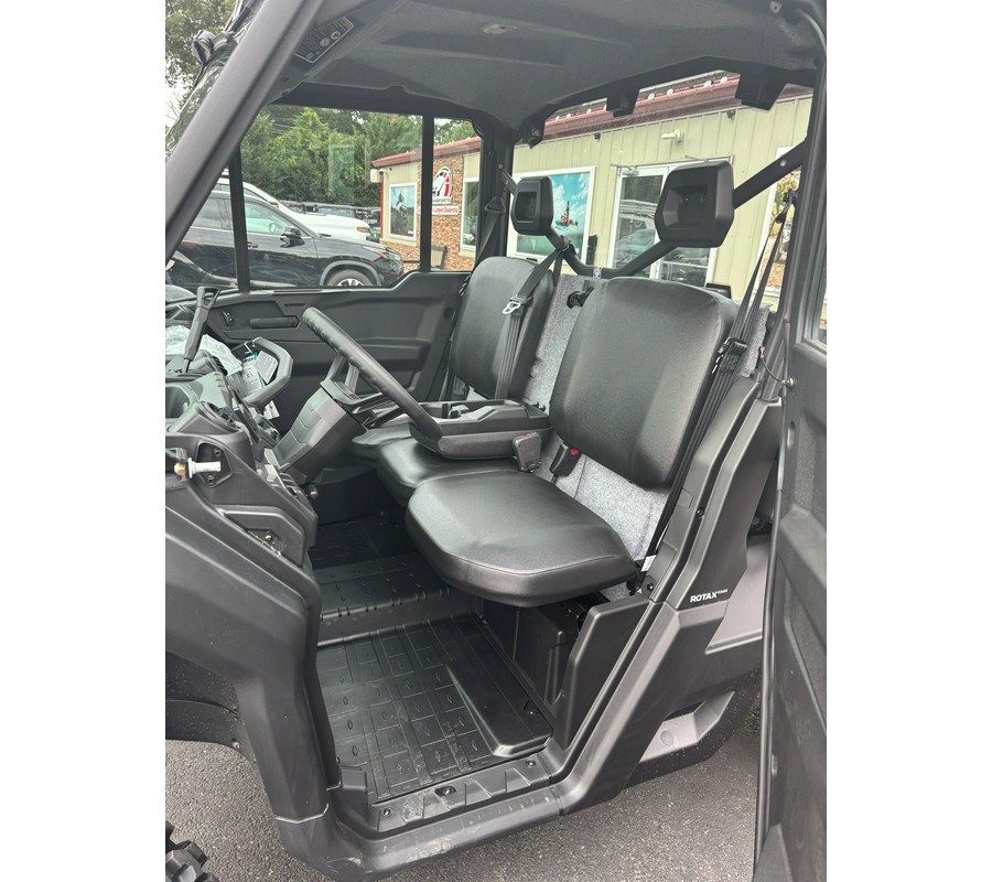 2026 Can-Am Defender DPS CAB HD10