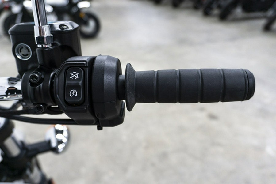 2025 Indian Scout Classic Limited Silver Quartz Smoke