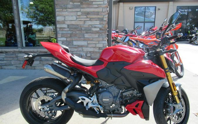 2026 Ducati Streetfighter V2 S Ducati Red