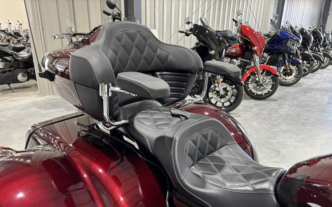 2022 Indian Motorcycle® Pursuit Limited with Premium Package Maroon Metallic/Crimson Metallic