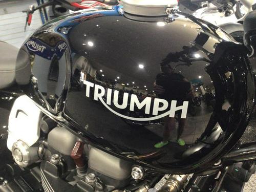 2020 Triumph Speed Twin Review Photo Gallery