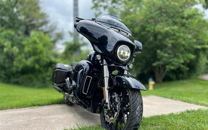 2022 Harley-Davidson CVO™ Street Glide®