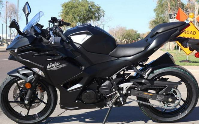 2026 Kawasaki Ninja 500 ABS Metallic Flat Spark Black