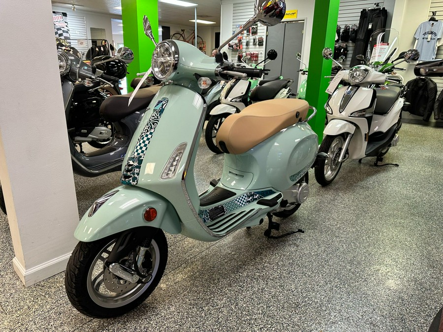 2025 Vespa Primavera 50 Batik