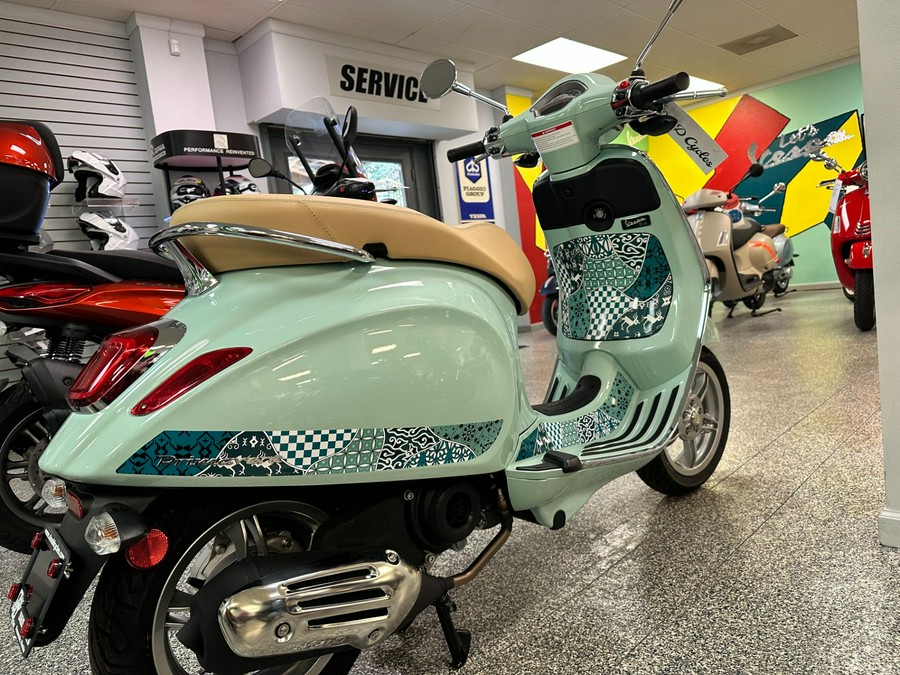 2025 Vespa Primavera 50 Batik