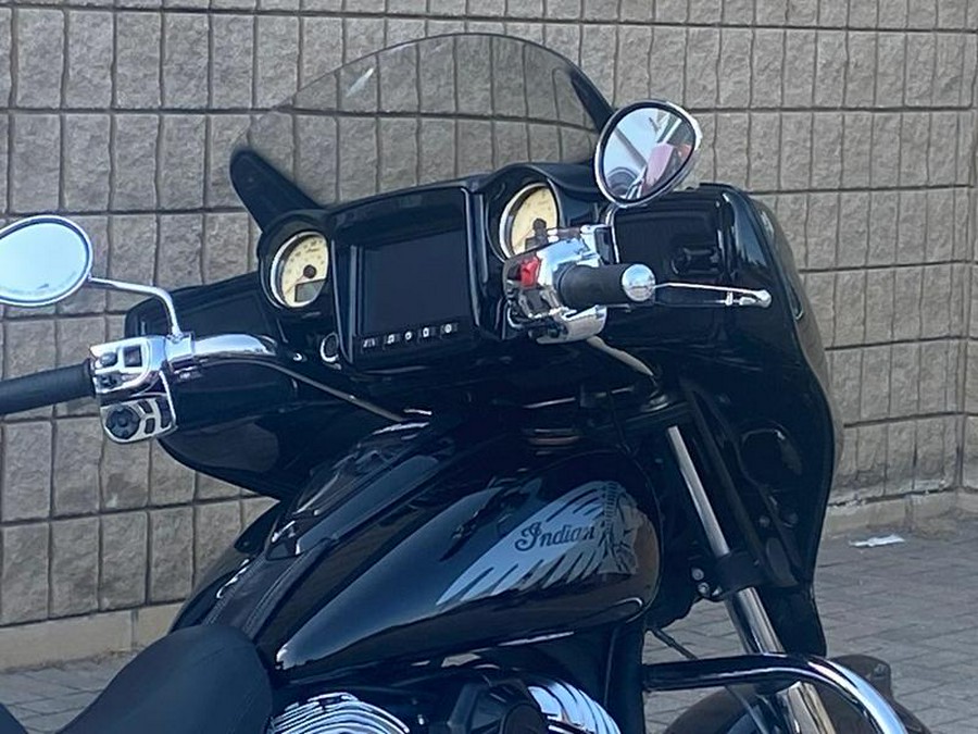 2017 Indian Motorcycle® Chieftain® Limited Thunder Black