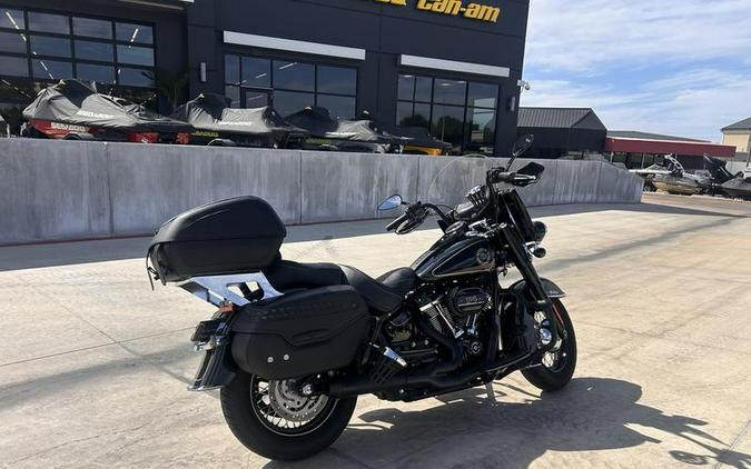 2021 Harley-Davidson® FLHCS - Heritage Classic 114