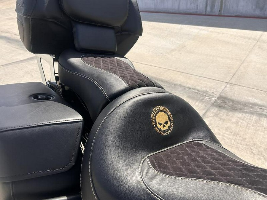 2021 Harley-Davidson® FLHCS - Heritage Classic 114