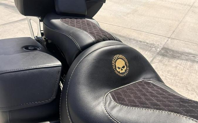 2021 Harley-Davidson® FLHCS - Heritage Classic 114