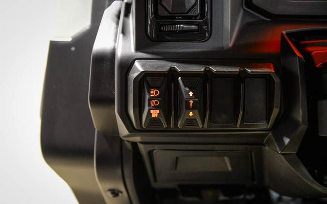 2026 Can-Am Defender Limited HD11