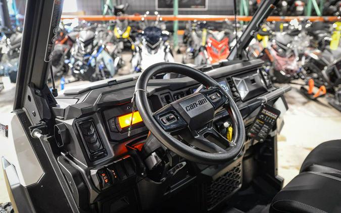 2026 Can-Am Defender Limited HD11