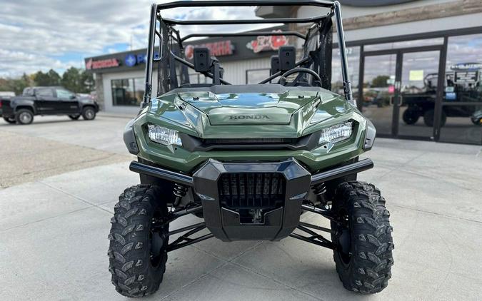 2023 Honda® Pioneer 1000-6 Deluxe Crew