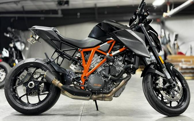 2016 KTM 1290 Super Duke R