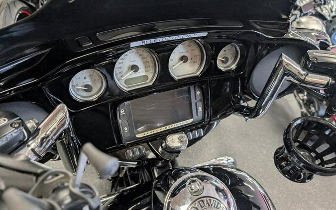 2015 Harley-Davidson® FLHXS - Street Glide® Special