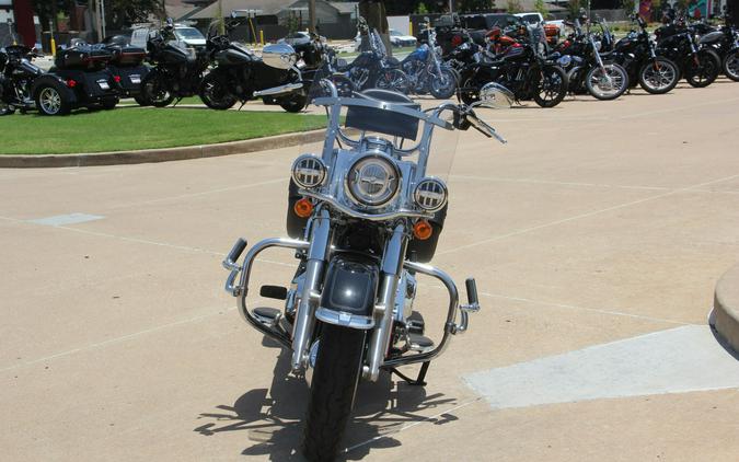 2023 Harley-Davidson FLHCS Heritage Classic