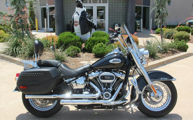 2023 Harley-Davidson FLHCS Heritage Classic