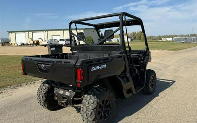 2025 Can-Am Defender DPS HD7