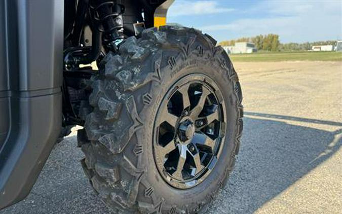 2025 Can-Am Defender DPS HD7